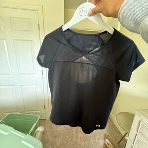 UNDER ARMOUR ATHLETIC TEE